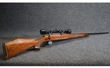 Weatherby ~ Mark V ~ .300 Weatherby Magnum - 1 of 11