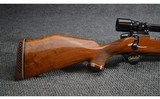 Weatherby ~ Mark V ~ .300 Weatherby Magnum - 2 of 11