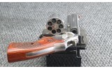 Smith & Wesson ~ Model 686-6 ~ .357 Magnum - 3 of 3