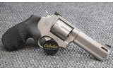 Taurus ~ 627 Tracker ~ .357 Magnum - 2 of 3