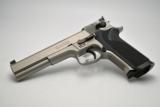 RARE Smith & Wesson PERFORMANCE CENTER PPC 5906 6" COMPLETE WITH LABELED SHIPPER
AND TARGET - 6 of 15