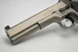 RARE Smith & Wesson PERFORMANCE CENTER PPC 5906 6" COMPLETE WITH LABELED SHIPPER
AND TARGET - 7 of 15