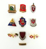 "Lot of U.S. Military Army Shoulder Devices (MM877)" - 1 of 1