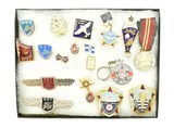 "19 Assorted Russian Medals and Pins (MM1310)" - 1 of 1