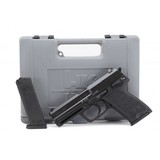 "Heckler and Koch USP .40 S&W (PR52380)" - 2 of 3