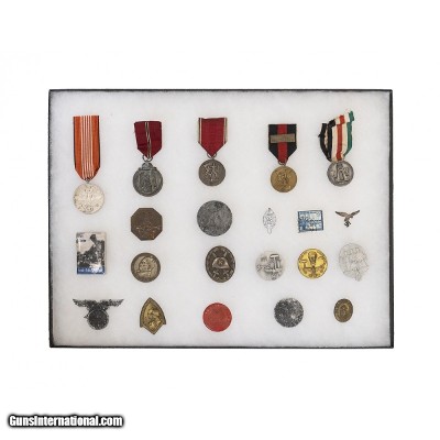 "Lot of German WWII Medals and Tinnies (MM1408)"