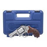 "Smith & Wesson 686-6 Plus Deluxe Revolver .357 Magnum (PR65089)" - 2 of 3