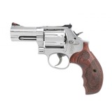 "Smith & Wesson 686-6 Plus Deluxe Revolver .357 Magnum (PR65089)" - 1 of 3