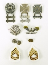 "Miscellaneous Military pins (MM841)" - 1 of 1