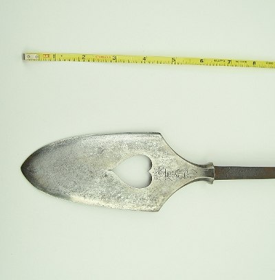 "A rare presentation arrowhead (MGJ475)"