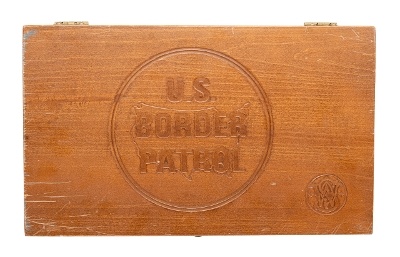 "U.S. BORDER PATROL COMMEMORATIVE SMITH & WESSON 66 COMBAT MAGNUM REVOLVER .357 MAGNUM (L2026-06066)" - Image 7 of 10
