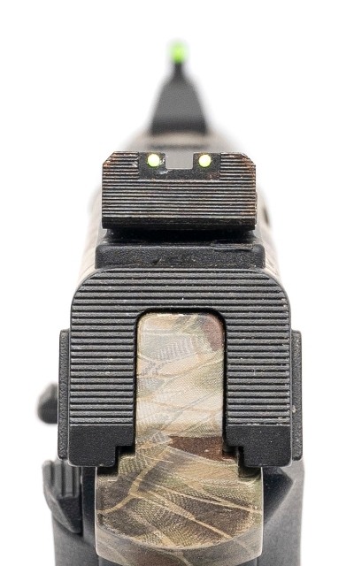 "SMITH & WESSON SW22 VICTORY KRYPTEK HIGHLANDER PISTOL .22LR (L2026-07272)" - Image 3 of 6