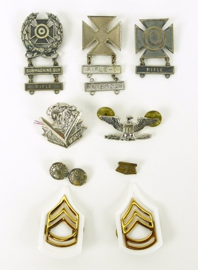 "Miscellaneous Military pins (MM841)" - Image 1 of 1