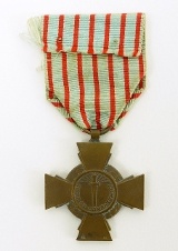 "WWI and earlier French Combat Cross (MM830)" - Image 1 of 2