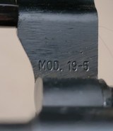 S&W Model 19-5 357 magnum Combat Magnum 3 inch barrel w/hard rubber grips. - 11 of 14