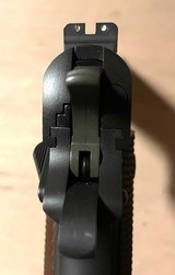 Springfield Armory 1911 - 3 of 4