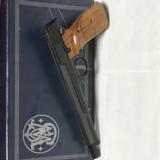 Smith & Wesson Model 41 7 3/8" Comp - 2 of 10