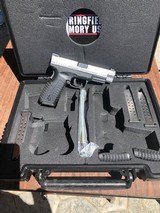 Springfield Armory 40S&W XDM - 2 of 10