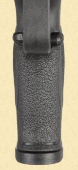 SMITH & WESSON M&P 9 - 4 of 5