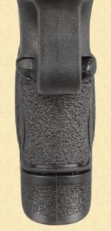 SMITH & WESSON MODEL M&P 40C - 4 of 5