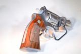 Smith and Wesson Model 686 No Dash Magna Ported , Gorgeous Like New Condition - 6 of 9