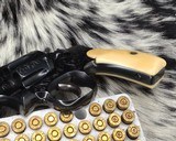 Smith and Wesson model 1903 Hand Ejector, 5 screw, .32, Engraved W/Ivory Grips - 4 of 23