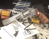 Smith and Wesson 617-1 , Six inch, LNIB, Boxed n Pretty - 1 of 18