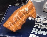 Smith and Wesson 648 No-Dash, 6 inch, Finger groove Combat grips, .22 Magnum LNIB - 4 of 18