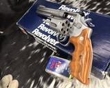 Smith and Wesson 648 No-Dash, 6 inch, Finger groove Combat grips, .22 Magnum LNIB - 14 of 18