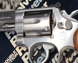 Smith and Wesson Stainless Combat Magnum 66-3 ,Boxed, 2.5 Inch, .357 Magnum - 20 of 20