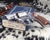 Smith and Wesson model 60 No-dash ,Stainless Chiefs Special, boxed - 7 of 19