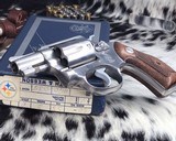 Smith and Wesson model 60 No-dash ,Stainless Chiefs Special, boxed - 17 of 19