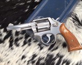 Smith and Wesson 64 No-dash, The .38 Military & Police Stainless ,boxed - 3 of 12