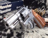 Smith &Wesson 66-3, Three inch, Combat Magnum Stainless, boxed - 16 of 21