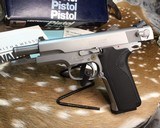 Smith & Wesson model 1006, 10mm Stainless LNIB - 8 of 20