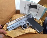 Smith & Wesson model 1006, 10mm Stainless LNIB - 20 of 20