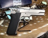 Smith & Wesson model 1006, 10mm Stainless LNIB - 1 of 20