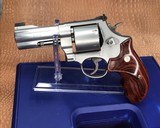 Lew Horton Smith & Wesson 610, 3 inch, 10 MM Revolver W/ Box - 5 of 18