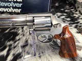 Smith& Wesson686-1, Stainless, Distinguished Combat Magnum .357 Magnum revolver, 6 inch, 98%, Boxed - 9 of 24