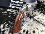 Smith& Wesson686-1, Stainless, Distinguished Combat Magnum .357 Magnum revolver, 6 inch, 98%, Boxed - 13 of 24