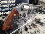 Smith& Wesson686-1, Stainless, Distinguished Combat Magnum .357 Magnum revolver, 6 inch, 98%, Boxed - 12 of 24