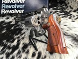 Smith& Wesson686-1, Stainless, Distinguished Combat Magnum .357 Magnum revolver, 6 inch, 98%, Boxed - 19 of 24