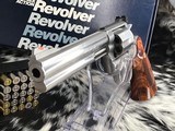 Smith& Wesson686-1, Stainless, Distinguished Combat Magnum .357 Magnum revolver, 6 inch, 98%, Boxed - 18 of 24