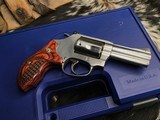 Smith & Wesson model 60-15, Stainless Chiefs Special, 3 inch barrel, .357 Magnum, Target Sights, matching box - 13 of 14