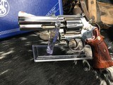 Sold layaway-1982 Smith & Wesson model 586 no-dash,
“Distinguished .357 Combat Magnum Revolver “ Nickel, Boxed, 4 inch. - 12 of 25