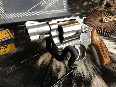 Smith & Wesson model 60 No-Dash, Excellent W/Box, Tools and Owners Papers - Image 2 of 25