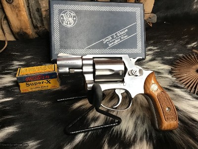 Smith & Wesson model 60 No-Dash, Excellent W/Box, Tools and Owners Papers - Image 8 of 25
