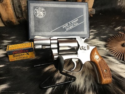 Smith & Wesson model 60 No-Dash, Excellent W/Box, Tools and Owners Papers - Image 12 of 25