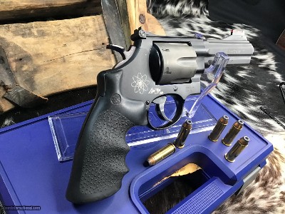 Smith & Wesson 329PD, LNIB, Light Weight Scandium/Titanium .44 Mag Revolver, TFO - Image 2 of 24