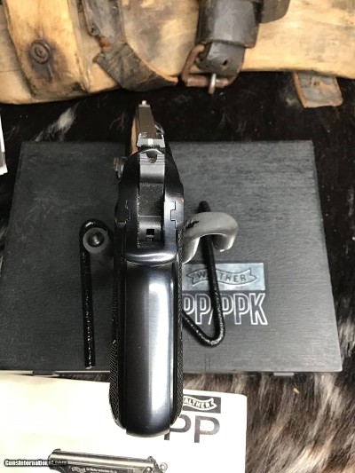 1974 Walther PPK/S, 22 LR, West German Mfg. Boxed, Excellent Condition - Image 13 of 19